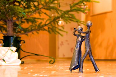Пара в танце - уникальная стальная статуэтка - танцующая пара Новогодние Танцевальные каникулы в школе танцев Нажмите, чтобы посмотреть в полный размер 