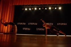 7496-modern-jazz_tancy_himki_step-su_vystuplenie_na_scene.jpg 