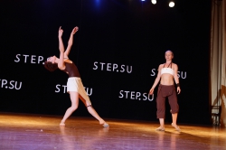 7504-modern-jazz_tancy_himki_step-su_vystuplenie_na_scene.jpg 