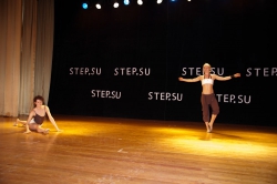 9066-modern-jazz_tancy_himki_step-su_vystuplenie_na_scene.jpg