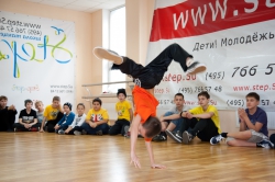 break_dance_battle_himki-1605.jpg На руках в брейке - нужно быть сильным и техничным 
